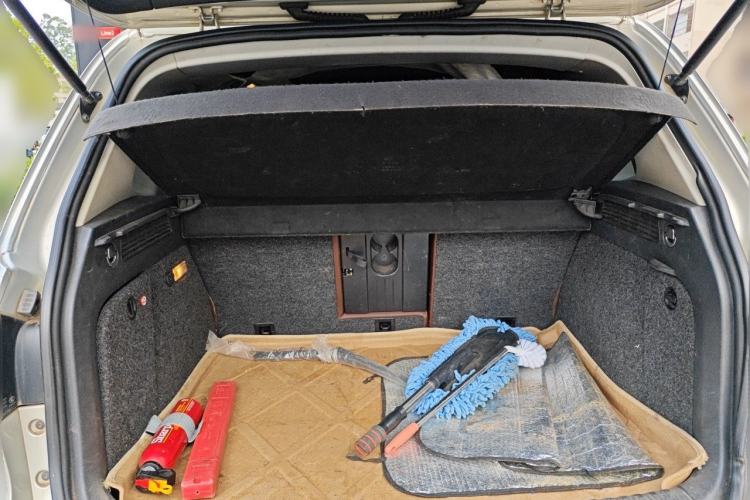 Used Volkswagen Tiguan 2012 2.0 TSI Comfort Edition Trunk
