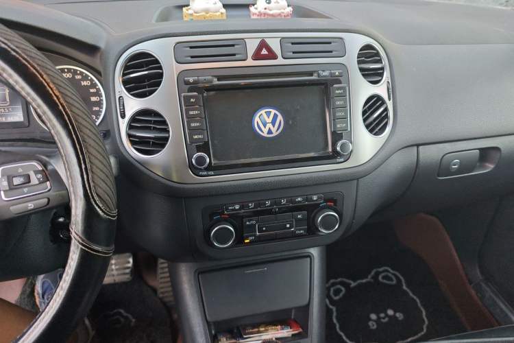 Used Volkswagen Tiguan 2012 1.8TSI Automatic Two-Wheel Drive Trend Edition Audio And AC Panel