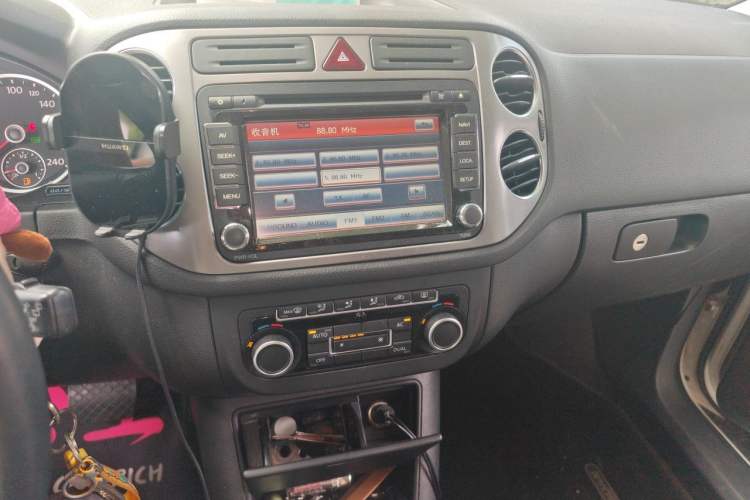 Used Volkswagen Tiguan 2012 1.8TSI Automatic Two-Wheel Drive Trend Edition Audio And AC Panel