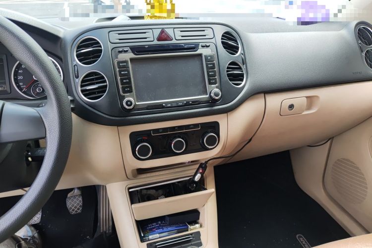 Used Volkswagen Tiguan 2012 1.8TSI Manual Two-Wheel Drive Enjoyment Edition Audio And AC Panel