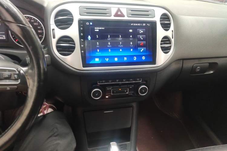 Used Volkswagen Tiguan 2012 1.8TSI Automatic Two-Wheel Drive Elite Edition Audio And AC Panel