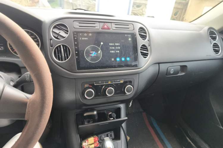 Used Volkswagen Tiguan 2012 1.8TSI Automatic Two-Wheel Drive Urban Edition Audio And AC Panel