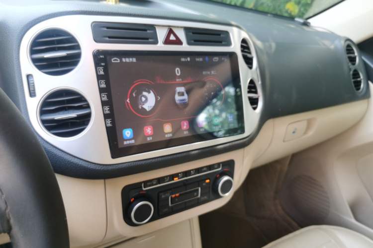 Used Volkswagen Tiguan 2012 1.8TSI Manual Two-Wheel Drive Enjoyment Edition Audio And AC Panel