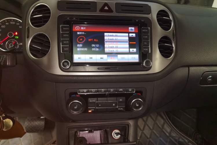 Used Volkswagen Tiguan 2012 1.8TSI Automatic All-Wheel Drive Elite Edition Audio And AC Panel