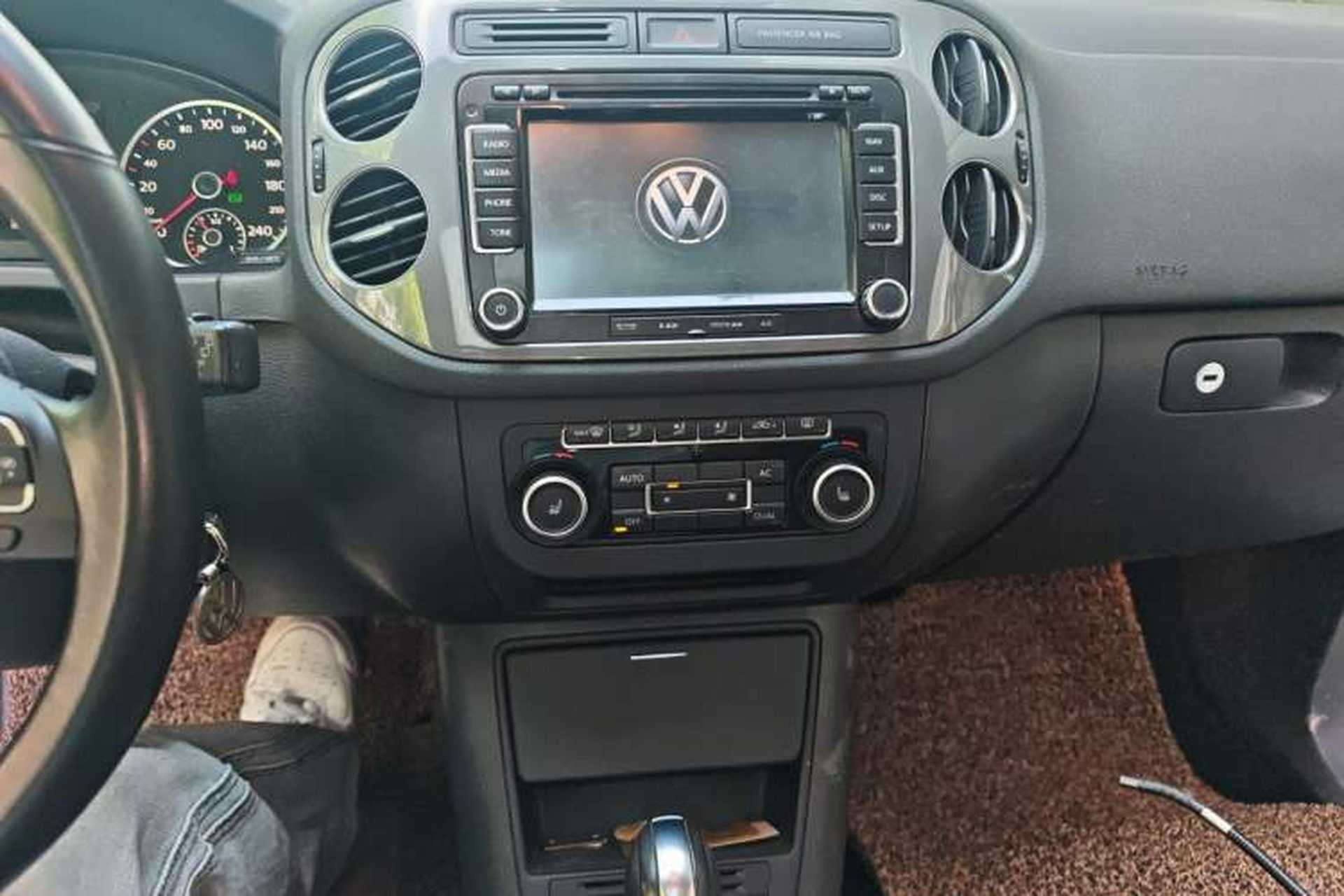 Used Volkswagen Tiguan 2012 2.0 TSI Comfort Edition Audio And AC Panel