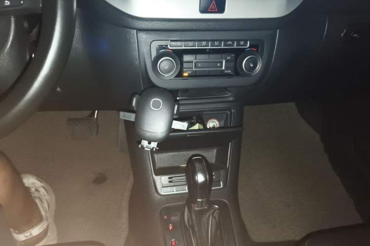Used Volkswagen Tiguan 2012 1.8TSI Automatic All-Wheel Drive Elite Edition Audio And AC Panel