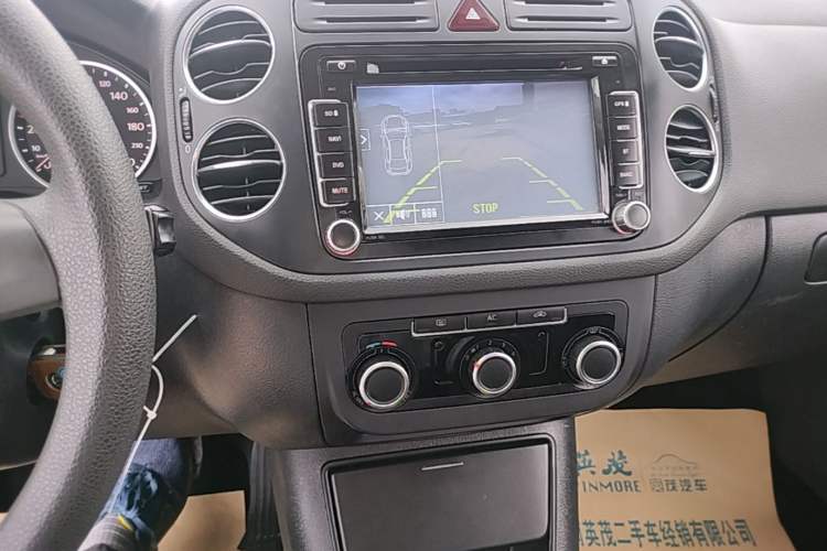 Used Volkswagen Tiguan 2012 1.8TSI Automatic Two-Wheel Drive Urban Edition Audio And AC Panel