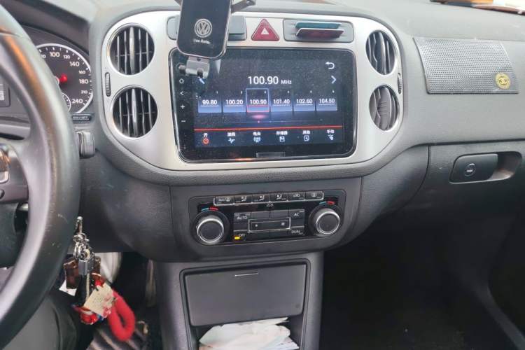Used Volkswagen Tiguan 2012 1.8TSI Automatic All-Wheel Drive Fashion Edition Audio And AC Panel