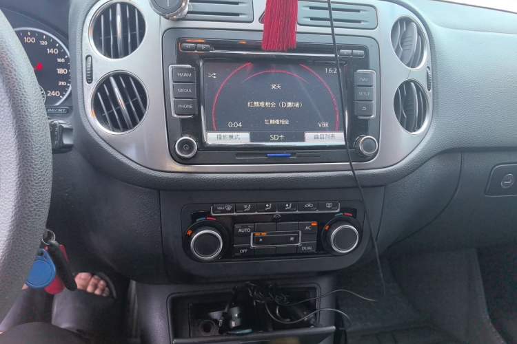 Used Volkswagen Tiguan 2012 1.8TSI Manual Two-Wheel Drive Enjoyment Edition Audio And AC Panel