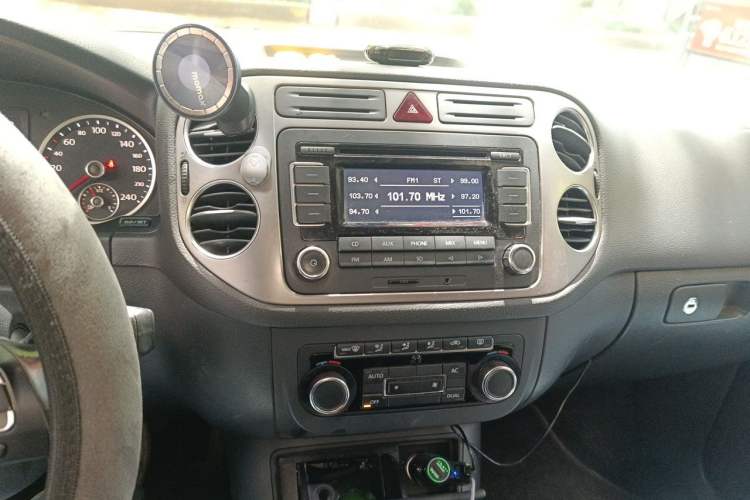Used Volkswagen Tiguan 2012 1.8TSI Automatic Two-Wheel Drive Trend Edition Audio And AC Panel