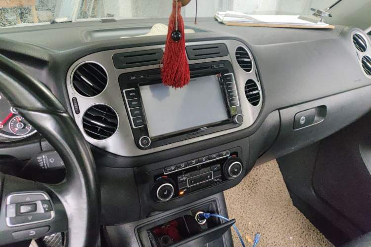 Used Volkswagen Tiguan 2012 1.8TSI Automatic All-Wheel Drive Elite Edition Audio And AC Panel