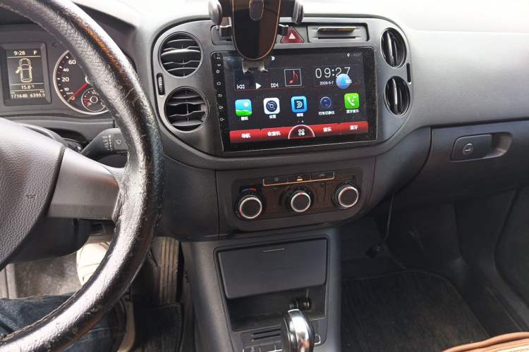 Used Volkswagen Tiguan 2012 1.8TSI Automatic Two-Wheel Drive Urban Edition Audio And AC Panel