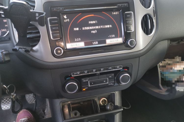 Used Volkswagen Tiguan 2012 1.8TSI Manual Two-Wheel Drive Enjoyment Edition Audio And AC Panel