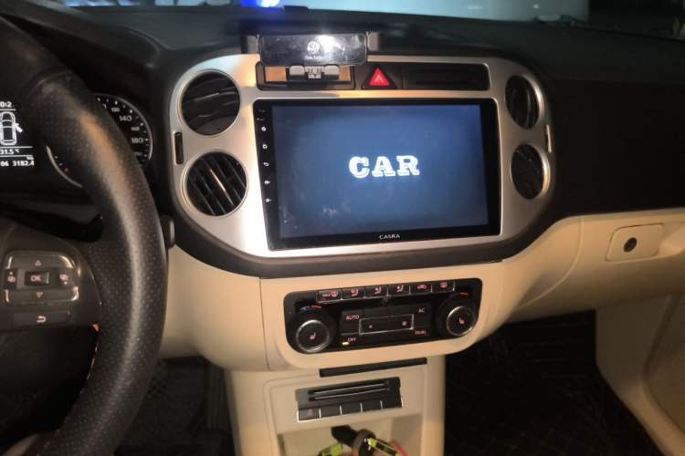 Used Volkswagen Tiguan 2012 1.8TSI Automatic All-Wheel Drive Elite Edition Audio And AC Panel