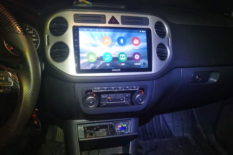 Used Volkswagen Tiguan 2012 1.8TSI Automatic Two-Wheel Drive Elite Edition Audio And AC Panel