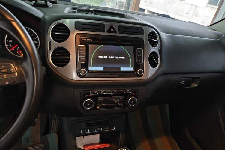 Used Volkswagen Tiguan 2012 2.0 TSI Automatic All-Wheel Drive Flagship Edition Audio And AC Panel