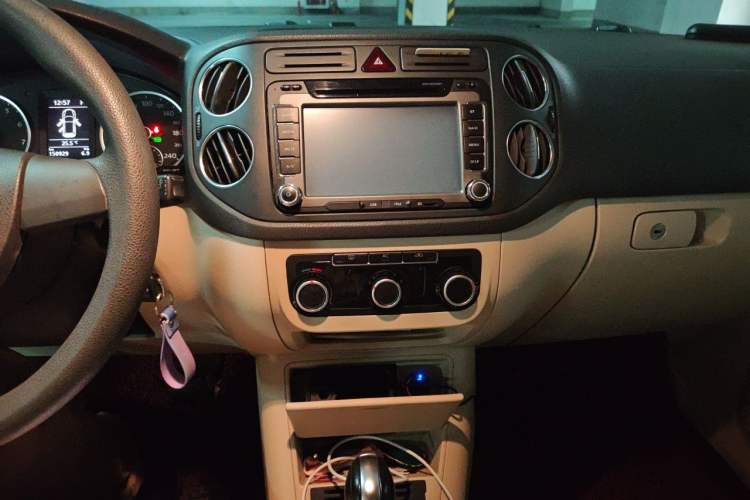 Used Volkswagen Tiguan 2012 1.8TSI Automatic Two-Wheel Drive Urban Edition Audio And AC Panel