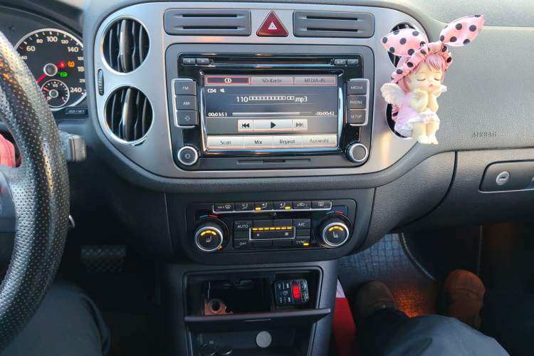 Used Volkswagen Tiguan 2012 2.0 TSI Comfort Edition Audio And AC Panel