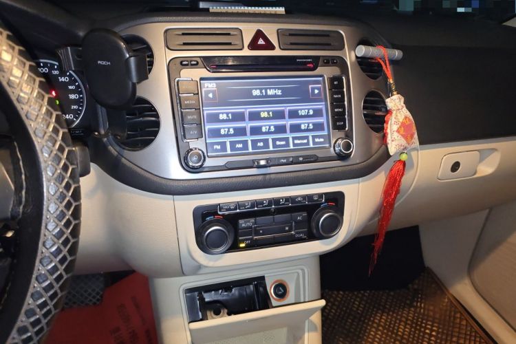 Used Volkswagen Tiguan 2012 1.8TSI Automatic All-Wheel Drive Fashion Edition Audio And AC Panel