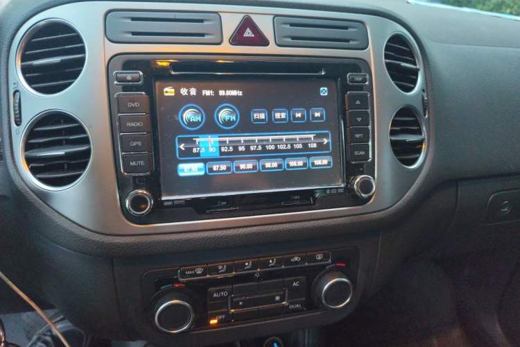 Used Volkswagen Tiguan 2012 1.8TSI Automatic Two-Wheel Drive Trend Edition Audio And AC Panel
