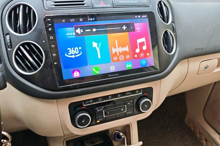 Used Volkswagen Tiguan 2012 2.0 TSI Comfort Edition Audio And AC Panel