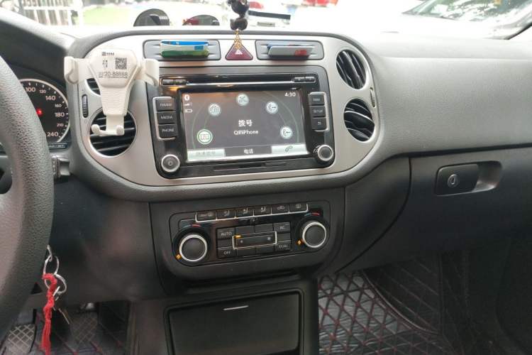 Used Volkswagen Tiguan 2012 1.8TSI Manual Two-Wheel Drive Enjoyment Edition Audio And AC Panel
