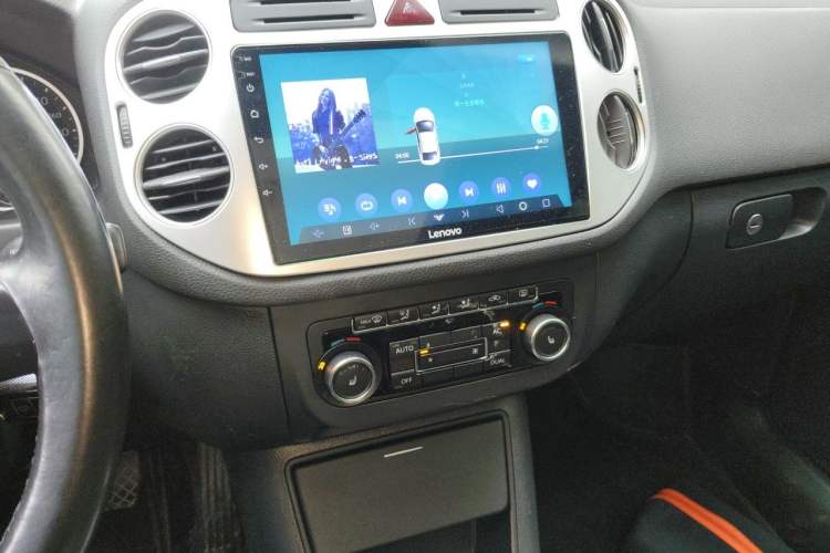 Used Volkswagen Tiguan 2012 1.8TSI Automatic All-Wheel Drive Elite Edition Audio And AC Panel