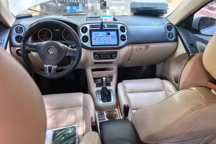 Used Volkswagen Tiguan 2012 1.8TSI Automatic All-Wheel Drive Elite Edition Center Console