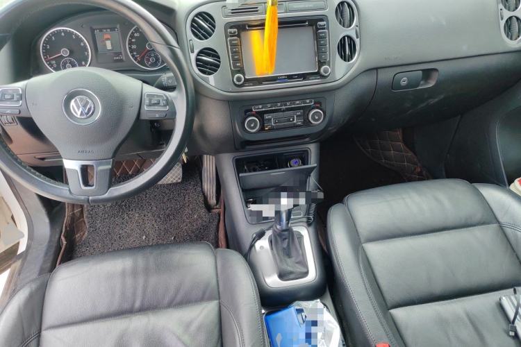Used Volkswagen Tiguan 2012 2.0 TSI Comfort Edition Center Console