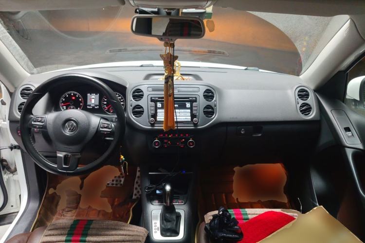 Used Volkswagen Tiguan 2012 2.0 TSI Comfort Edition Center Console