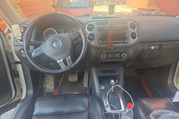Used Volkswagen Tiguan 2012 2.0 TSI Automatic All-Wheel Drive Elite Edition Center Console