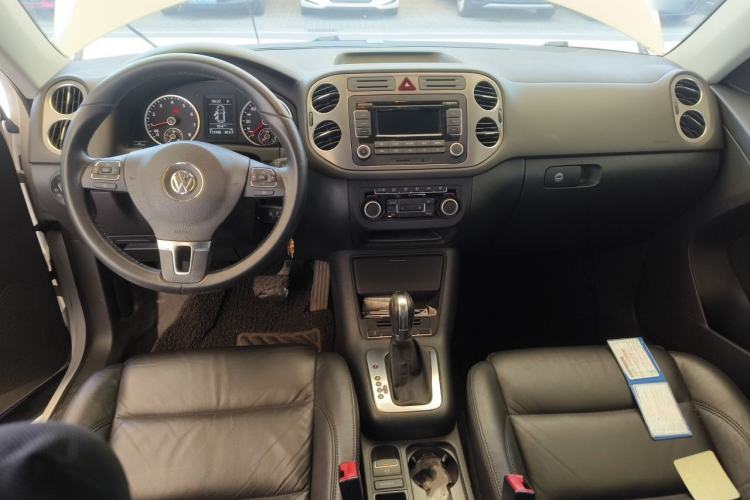 Used Volkswagen Tiguan 2012 1.8TSI Automatic Two-Wheel Drive Trend Edition Center Console