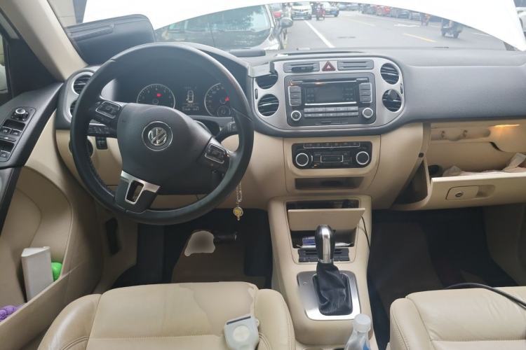 Used Volkswagen Tiguan 2012 1.8TSI Automatic Two-Wheel Drive Trend Edition Center Console