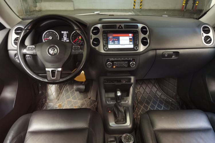 Used Volkswagen Tiguan 2012 1.8TSI Automatic All-Wheel Drive Elite Edition Center Console