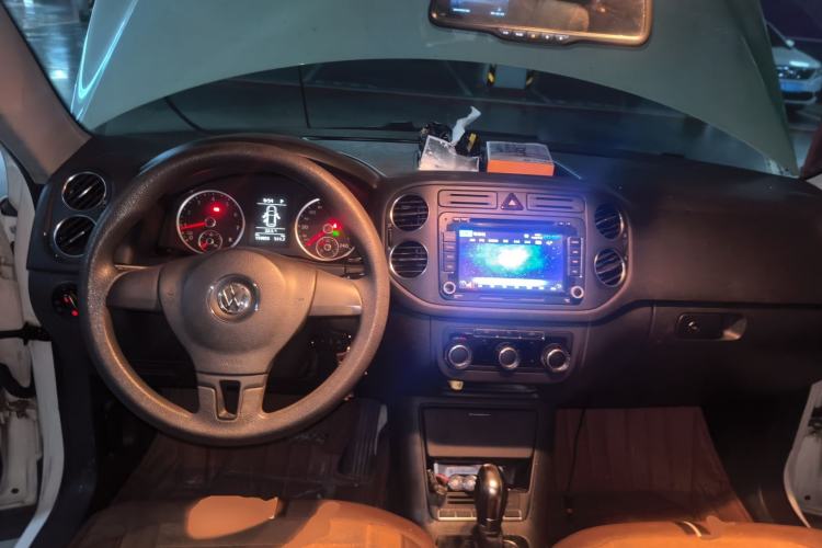 Used Volkswagen Tiguan 2012 1.8TSI Automatic Two-Wheel Drive Urban Edition Center Console