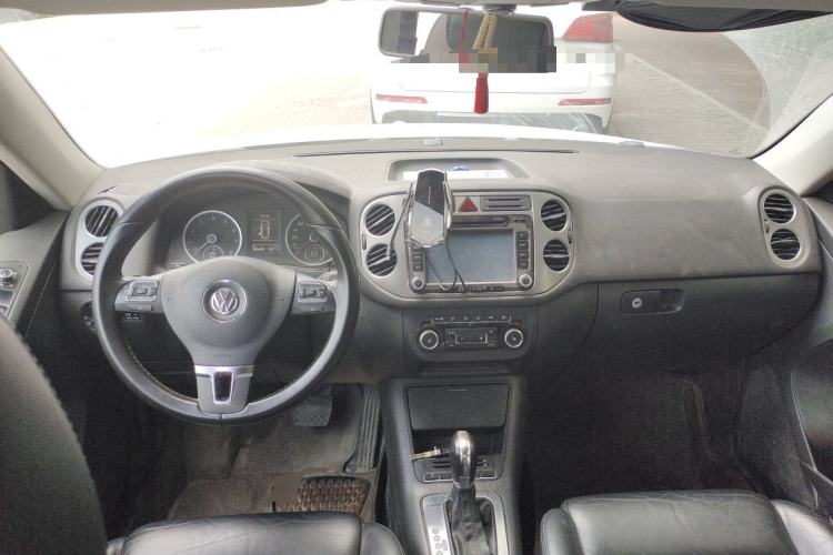 Used Volkswagen Tiguan 2012 1.8TSI Automatic All-Wheel Drive Elite Edition Center Console