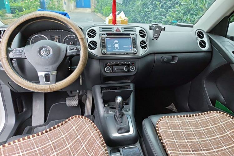 Used Volkswagen Tiguan 2012 1.8TSI Automatic All-Wheel Drive Elite Edition Center Console