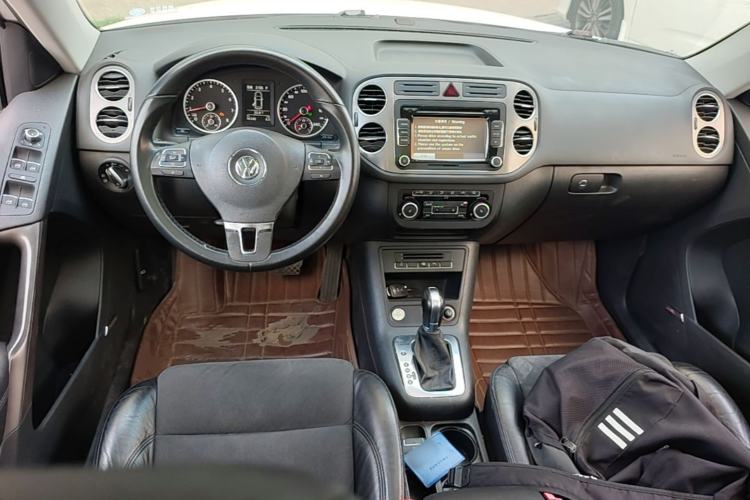 Used Volkswagen Tiguan 2012 2.0 TSI Automatic All-Wheel Drive Flagship Edition Center Console