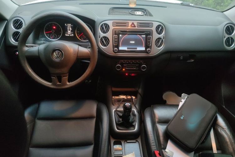 Used Volkswagen Tiguan 2012 1.8TSI Manual Two-Wheel Drive Enjoyment Edition Center Console