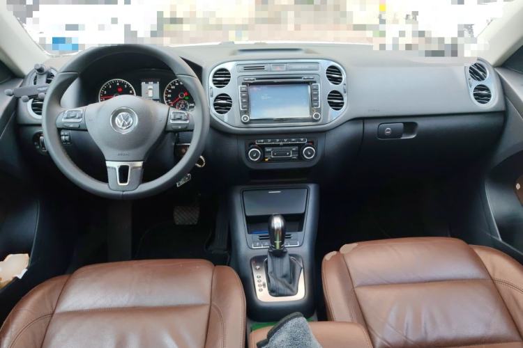 Used Volkswagen Tiguan 2012 2.0 TSI Comfort Edition Center Console