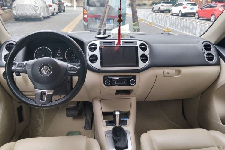Used Volkswagen Tiguan 2012 1.8TSI Automatic All-Wheel Drive Elite Edition Center Console