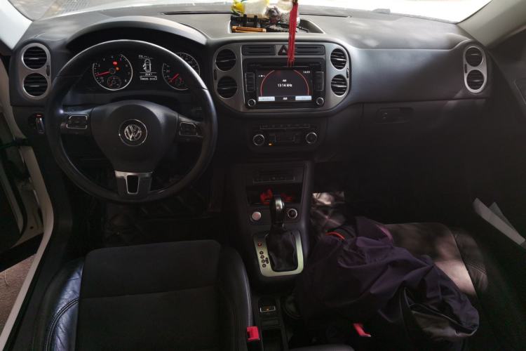Used Volkswagen Tiguan 2012 2.0 TSI Automatic All-Wheel Drive Flagship Edition Center Console