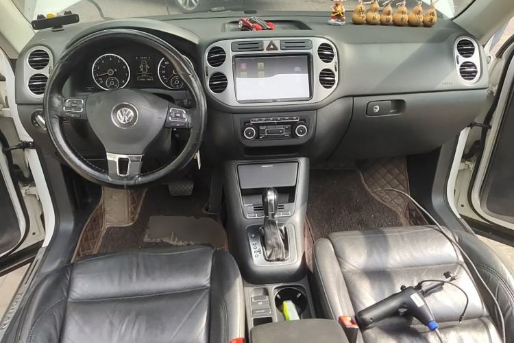Used Volkswagen Tiguan 2012 1.8TSI Automatic Two-Wheel Drive Elite Edition Center Console