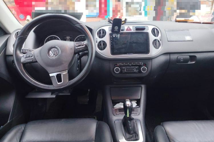 Used Volkswagen Tiguan 2012 1.8TSI Automatic All-Wheel Drive Fashion Edition Center Console