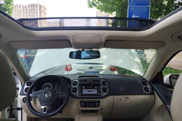 Used Volkswagen Tiguan 2012 1.8TSI Automatic All-Wheel Drive Elite Edition Center Console