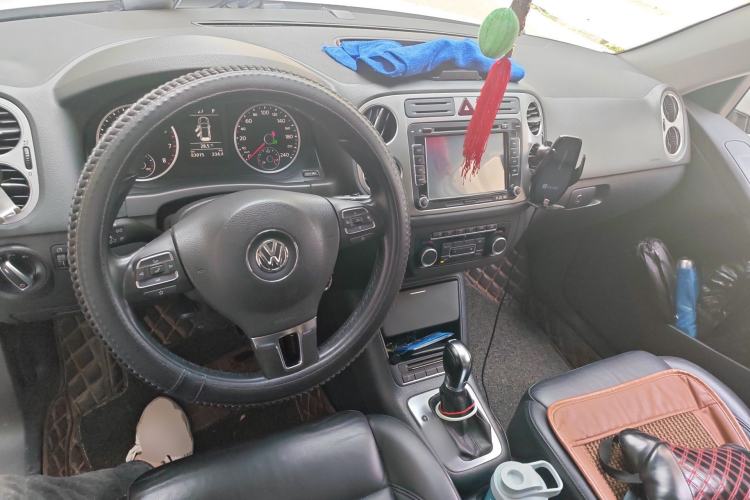 Used Volkswagen Tiguan 2012 1.8TSI Automatic Two-Wheel Drive Trend Edition Center Console