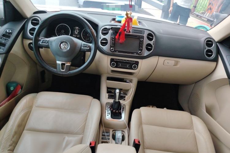 Used Volkswagen Tiguan 2012 1.8TSI Automatic Two-Wheel Drive Trend Edition Center Console