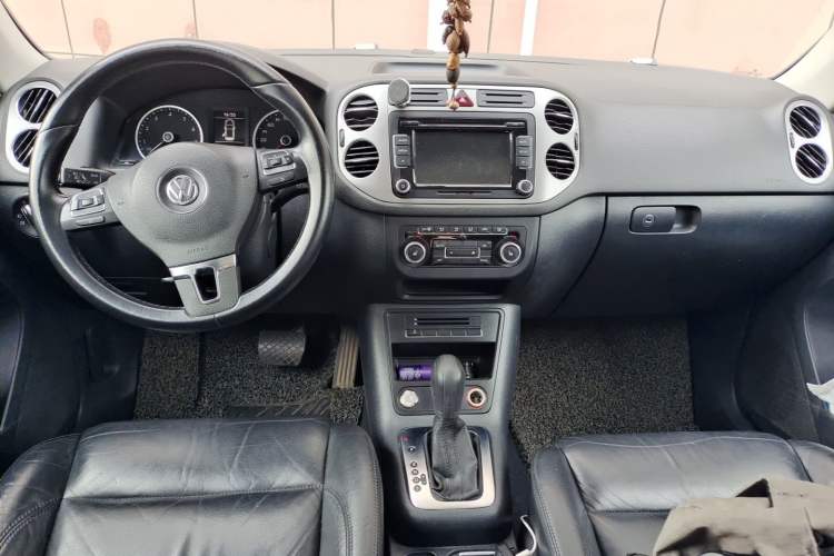 Used Volkswagen Tiguan 2012 1.8TSI Automatic All-Wheel Drive Elite Edition Center Console