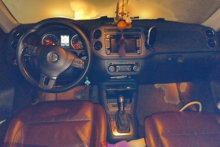 Used Volkswagen Tiguan 2012 2.0 TSI Comfort Edition Center Console