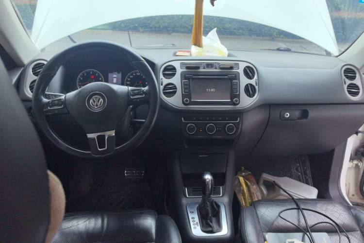 Used Volkswagen Tiguan 2012 1.8TSI Automatic Two-Wheel Drive Elite Edition Center Console